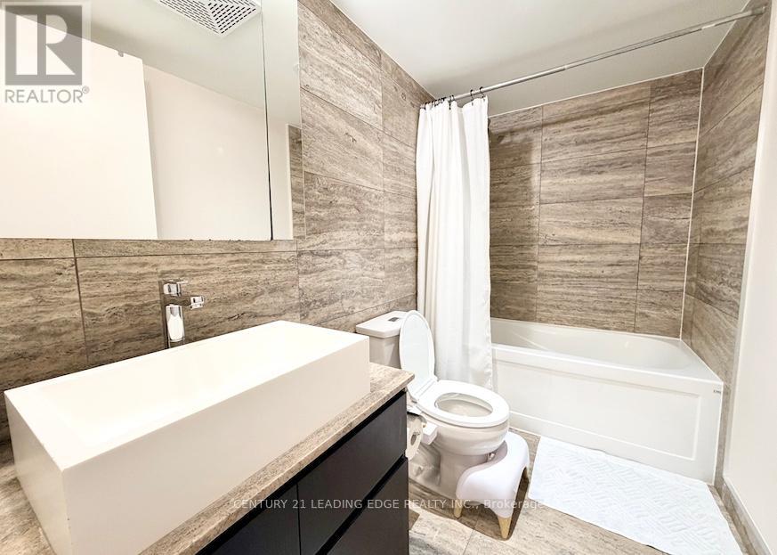 526 - 10 Capreol Court, Toronto (Waterfront Communities), Ontario  M5V 4B3 - Photo 18 - C12875500