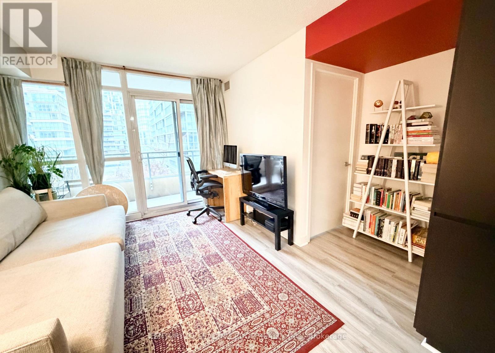 526 - 10 Capreol Court, Toronto (Waterfront Communities), Ontario  M5V 4B3 - Photo 23 - C12875500