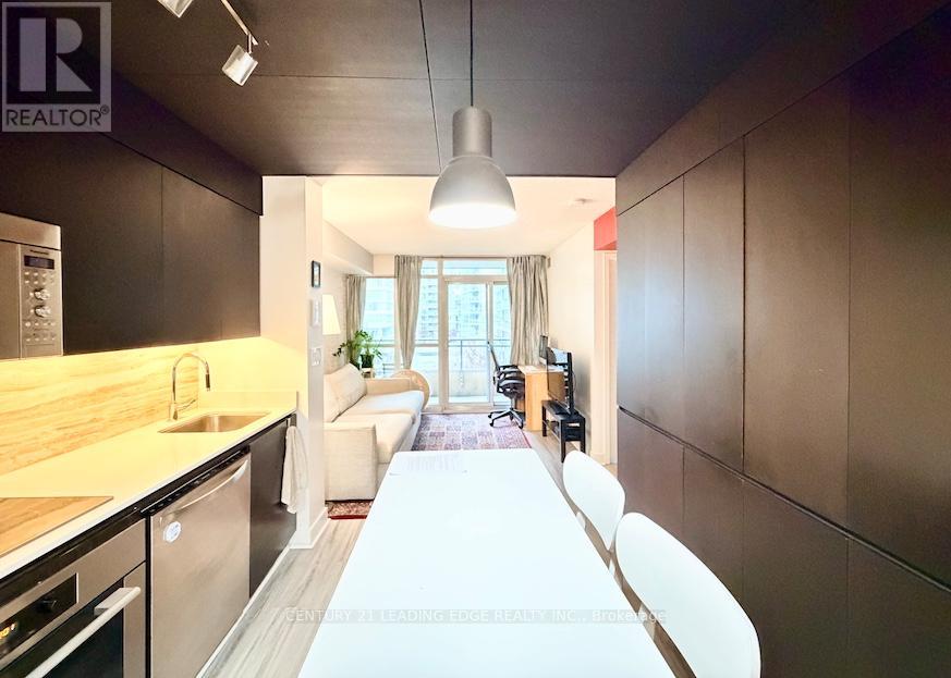 526 - 10 Capreol Court, Toronto (Waterfront Communities), Ontario  M5V 4B3 - Photo 6 - C12875500