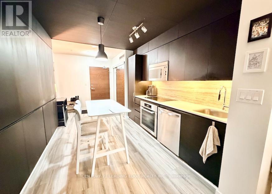 526 - 10 Capreol Court, Toronto (Waterfront Communities), Ontario  M5V 4B3 - Photo 9 - C12875500