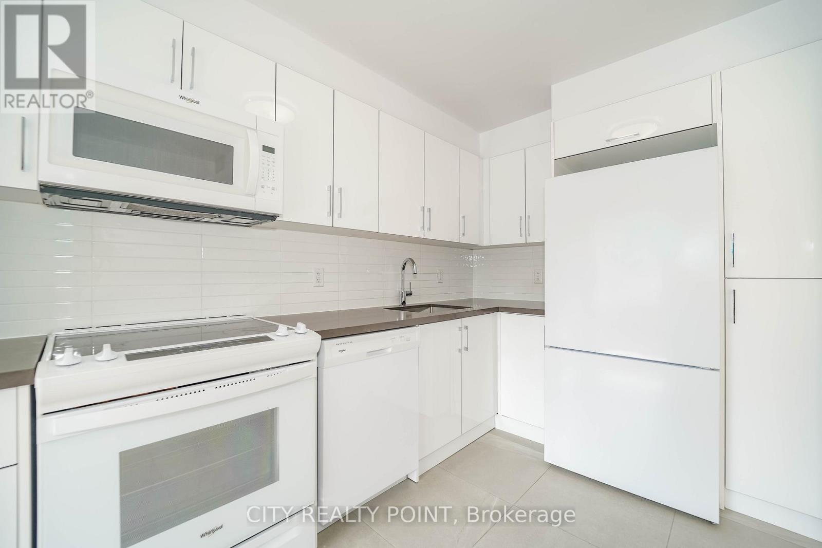 204 - 10 Shallmar Boulevard, Toronto (Forest Hill North), Ontario  M5N 1J4 - Photo 19 - C12875530