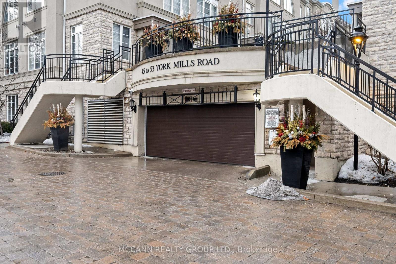 119 - 45 York Mills Road, Toronto, Ontario  M2P 1B6 - Photo 4 - C12875560