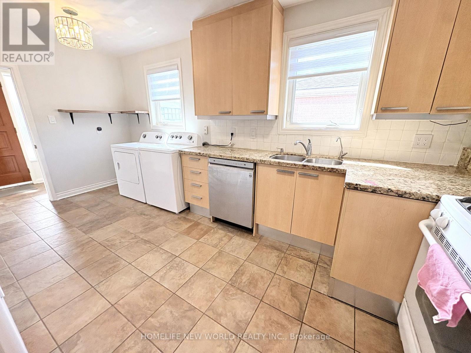 Main - 98 Newton Drive, Toronto (Newtonbrook East), Ontario  M2M 2N1 - Photo 5 - C12875580