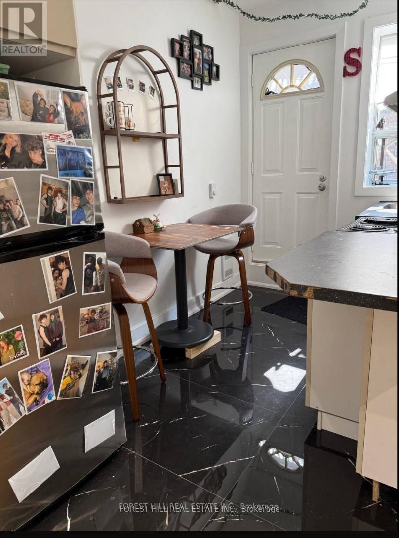 2 - 378 Yonge Street, Toronto (Church-Yonge Corridor), Ontario  M5S 1X2 - Photo 2 - C12875674