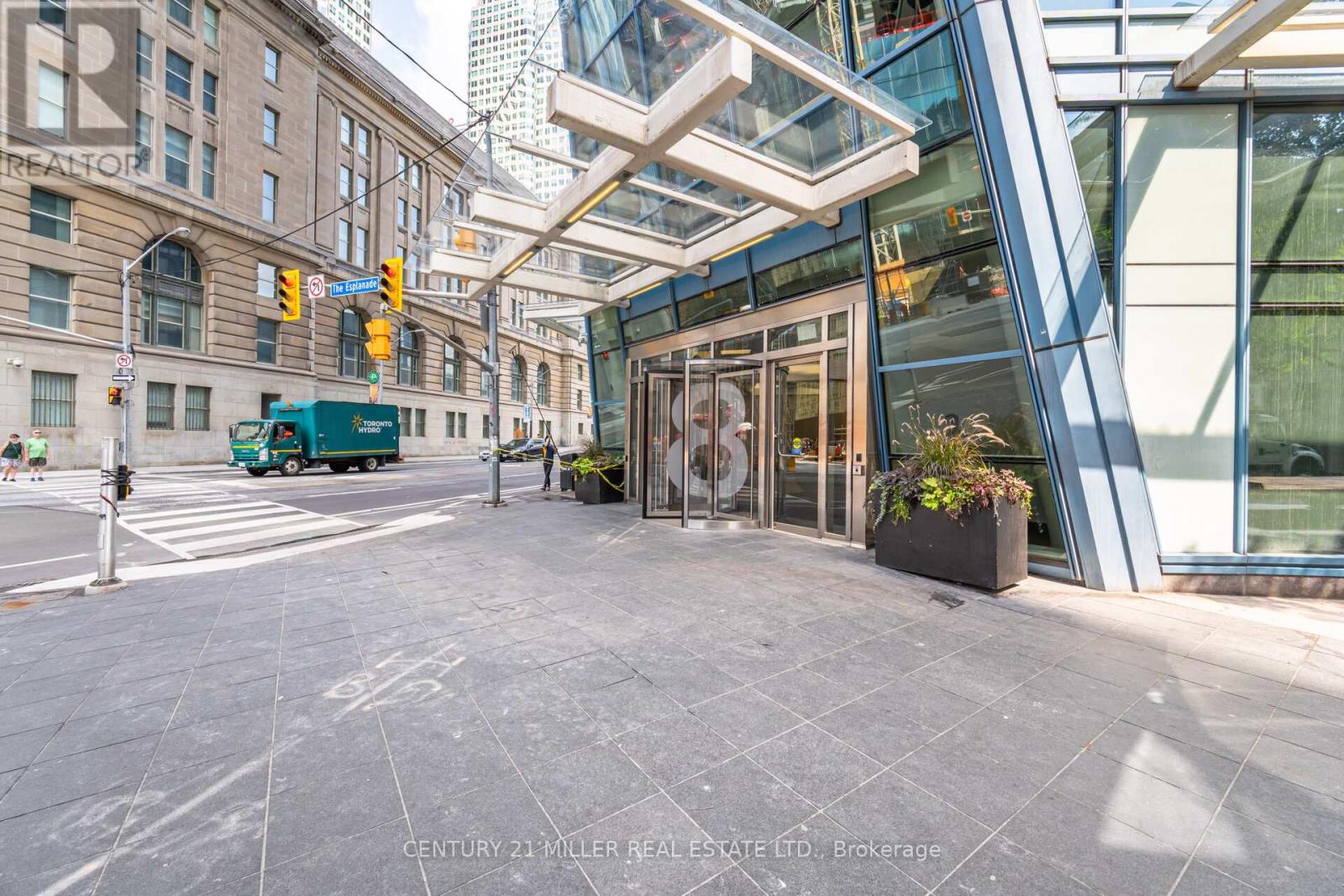 3705 - 8 The Esplanade, Toronto (Waterfront Communities), Ontario  M5E 0A6 - Photo 2 - C12875682