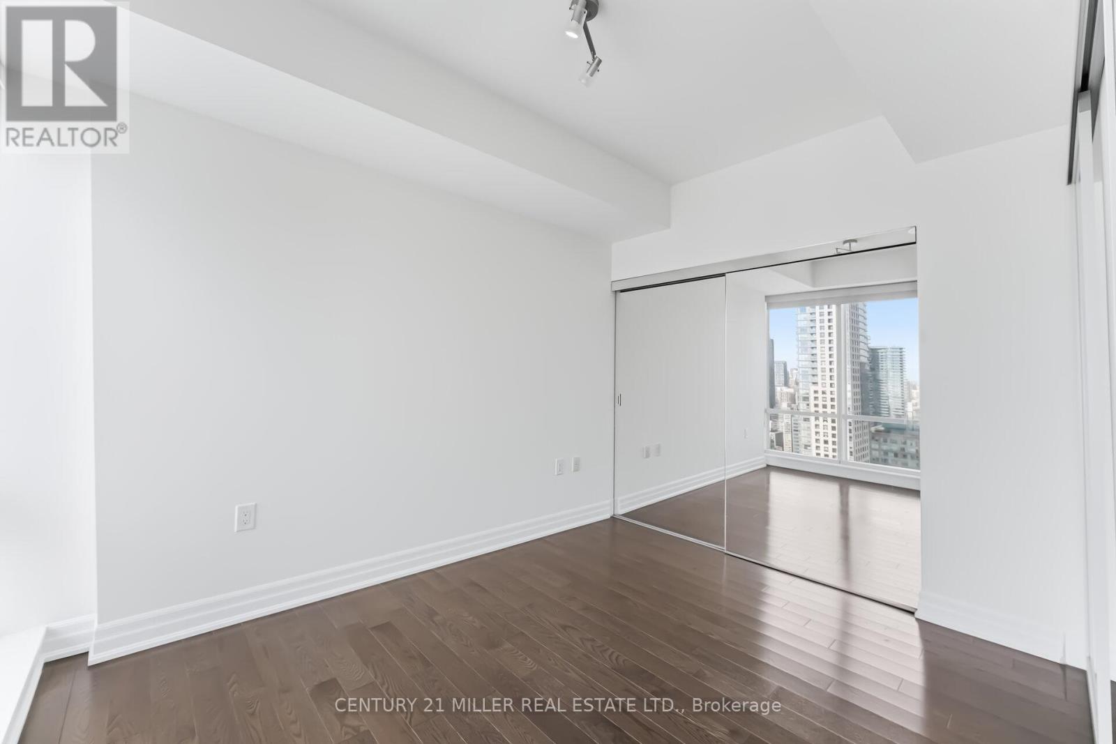 3705 - 8 The Esplanade, Toronto (Waterfront Communities), Ontario  M5E 0A6 - Photo 25 - C12875682