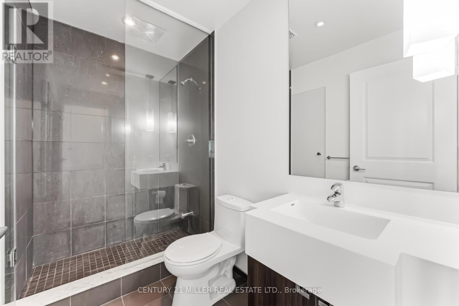 3705 - 8 The Esplanade, Toronto (Waterfront Communities), Ontario  M5E 0A6 - Photo 26 - C12875682