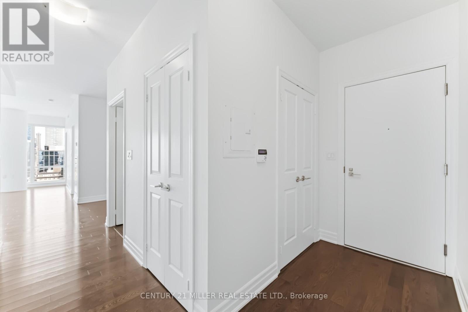 3705 - 8 The Esplanade, Toronto (Waterfront Communities), Ontario  M5E 0A6 - Photo 5 - C12875682