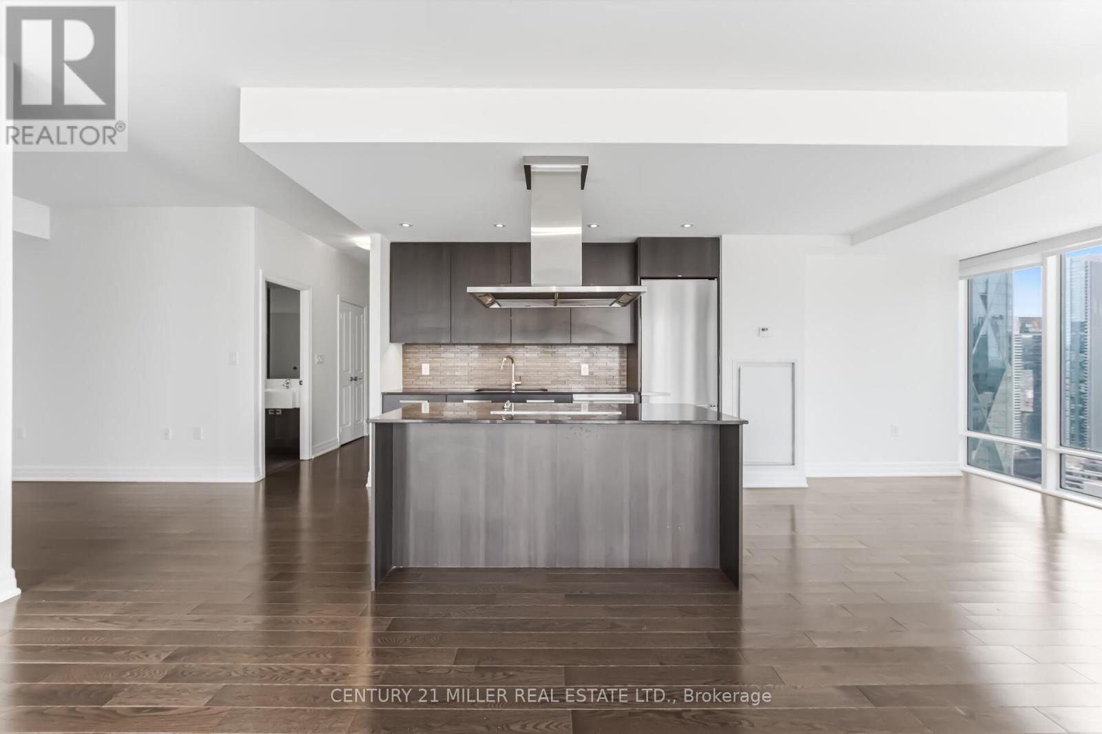 3705 - 8 The Esplanade, Toronto (Waterfront Communities), Ontario  M5E 0A6 - Photo 8 - C12875682