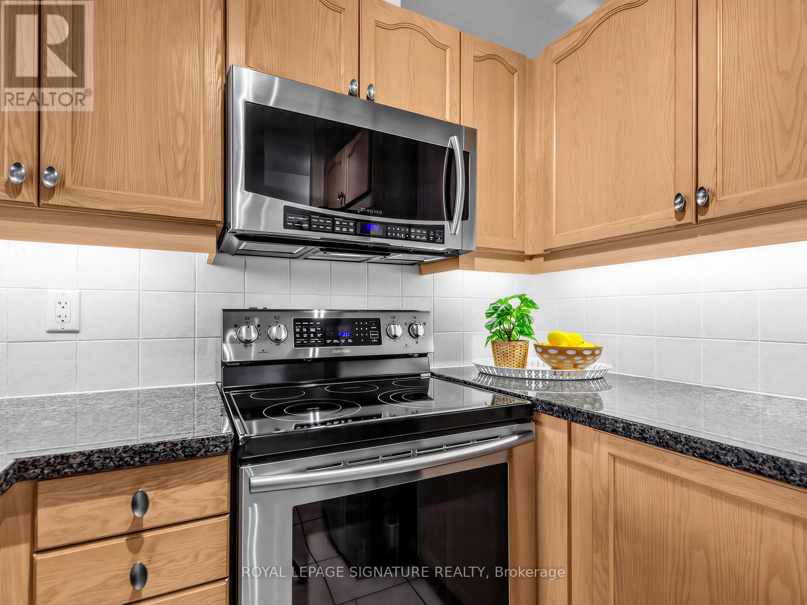 801 - 205 The Donway W, Toronto (Banbury-Don Mills), Ontario  M3B 3S5 - Photo 6 - C12875704