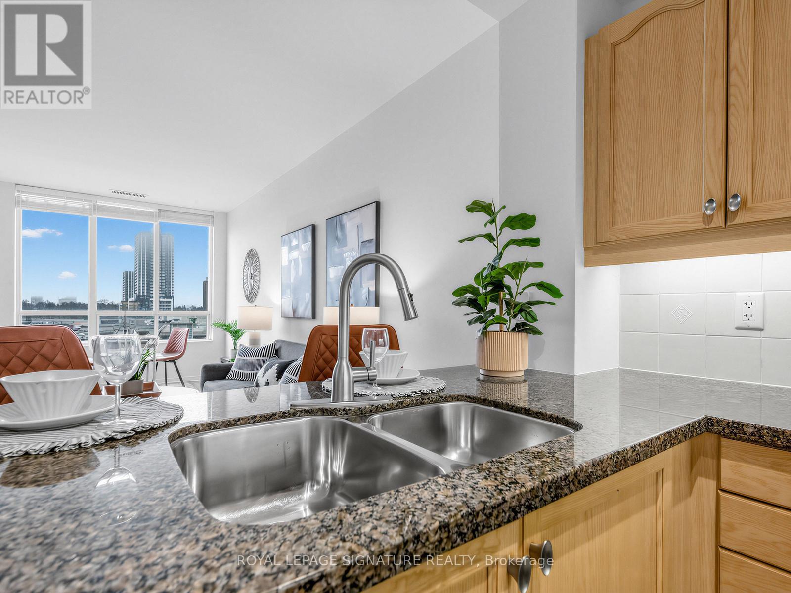 801 - 205 The Donway W, Toronto (Banbury-Don Mills), Ontario  M3B 3S5 - Photo 7 - C12875704