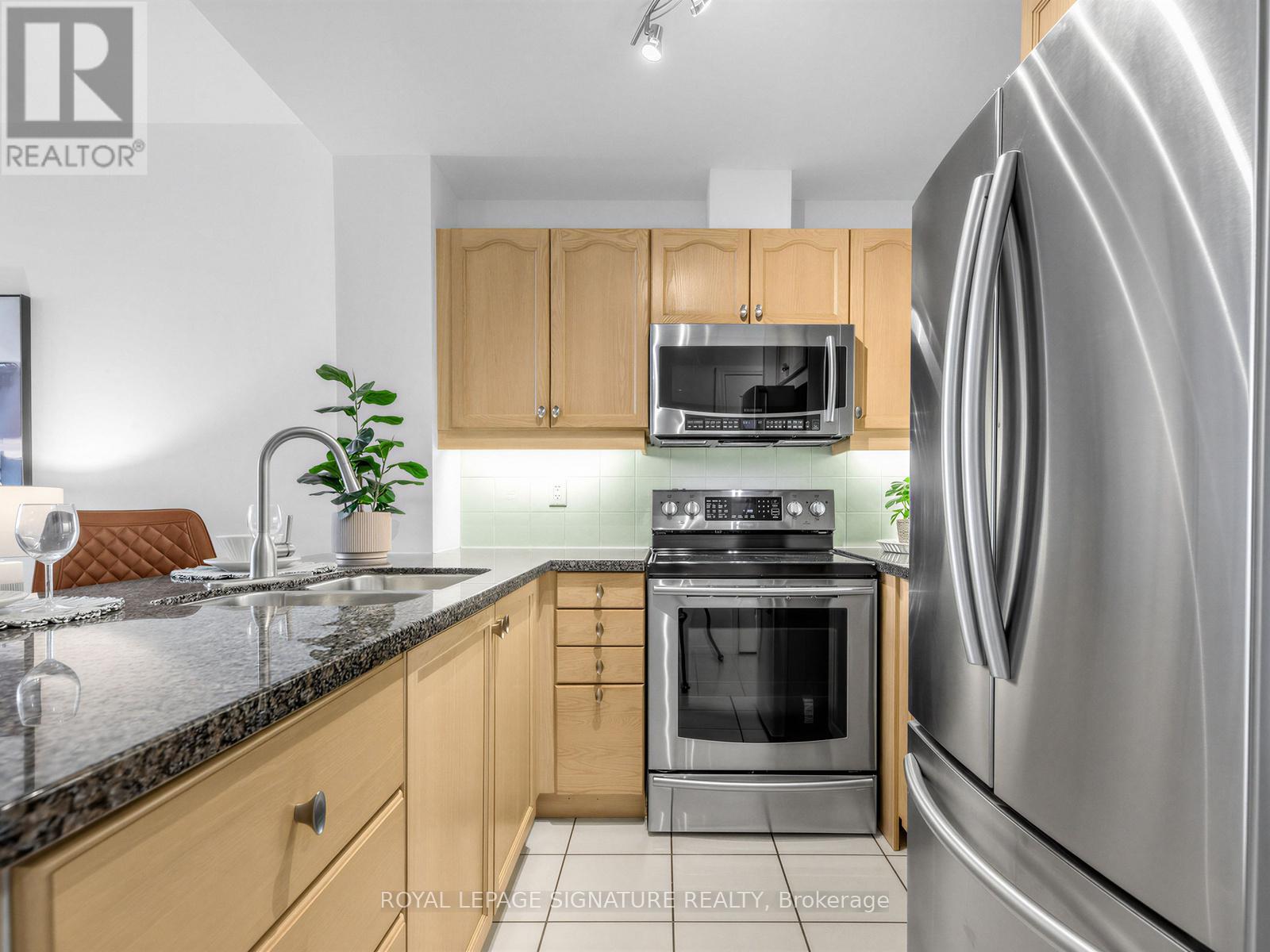 801 - 205 The Donway W, Toronto (Banbury-Don Mills), Ontario  M3B 3S5 - Photo 8 - C12875704