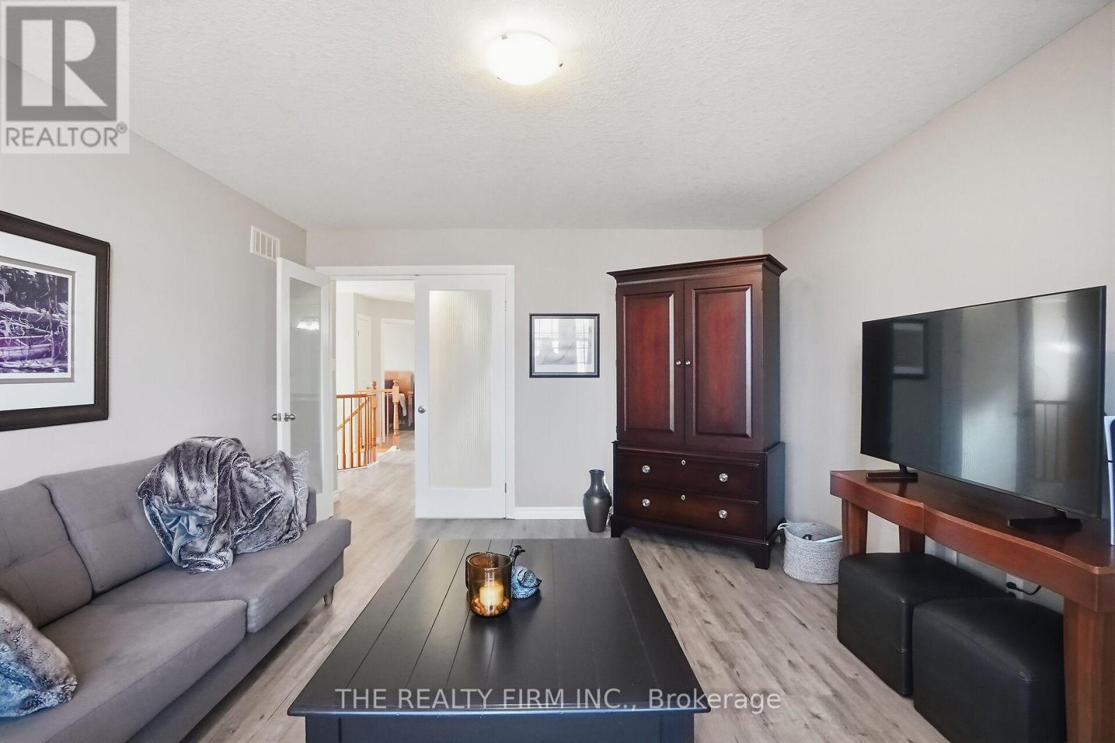 Photo 23 of 45 for 55 - 600 Hyde Park Road