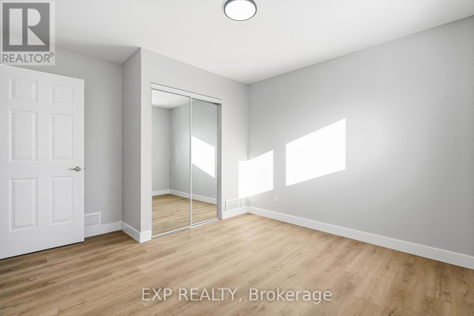 2158 Fillmore Crescent, Ottawa, Ontario  K1J 6A4 - Photo 20 - X12765344