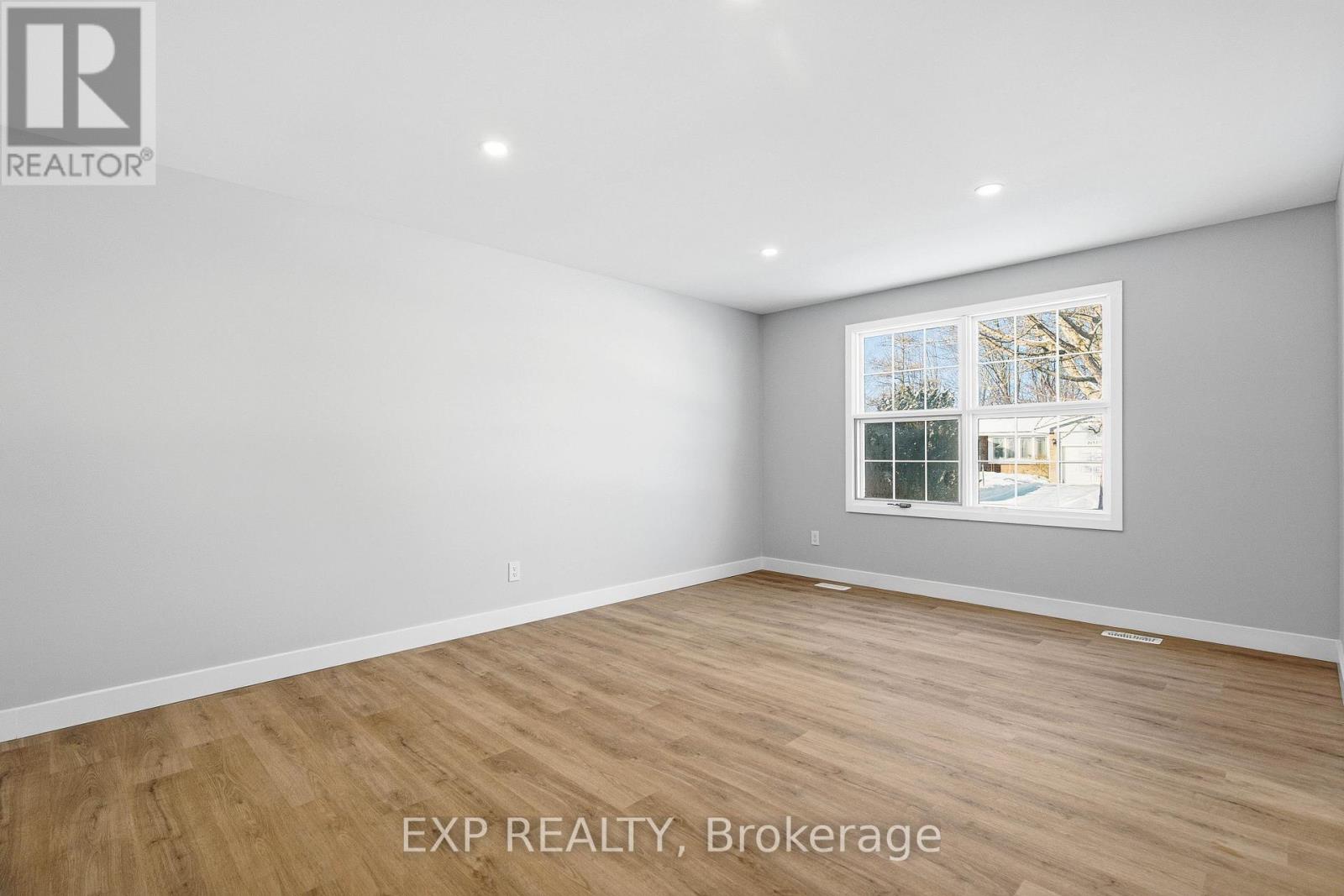 2158 Fillmore Crescent, Ottawa, Ontario  K1J 6A4 - Photo 7 - X12765344