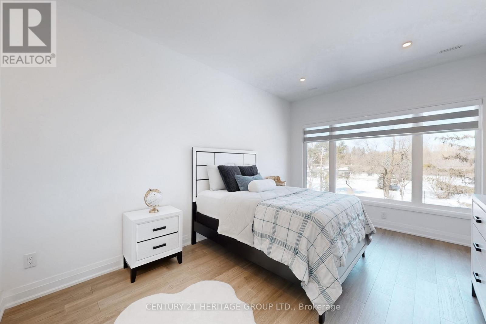 251 Oxford Street, Richmond Hill (Mill Pond), Ontario  L4C 7V7 - Photo 35 - N12875444