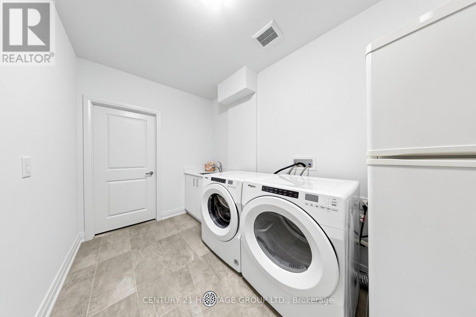 251 Oxford Street, Richmond Hill (Mill Pond), Ontario  L4C 7V7 - Photo 47 - N12875444