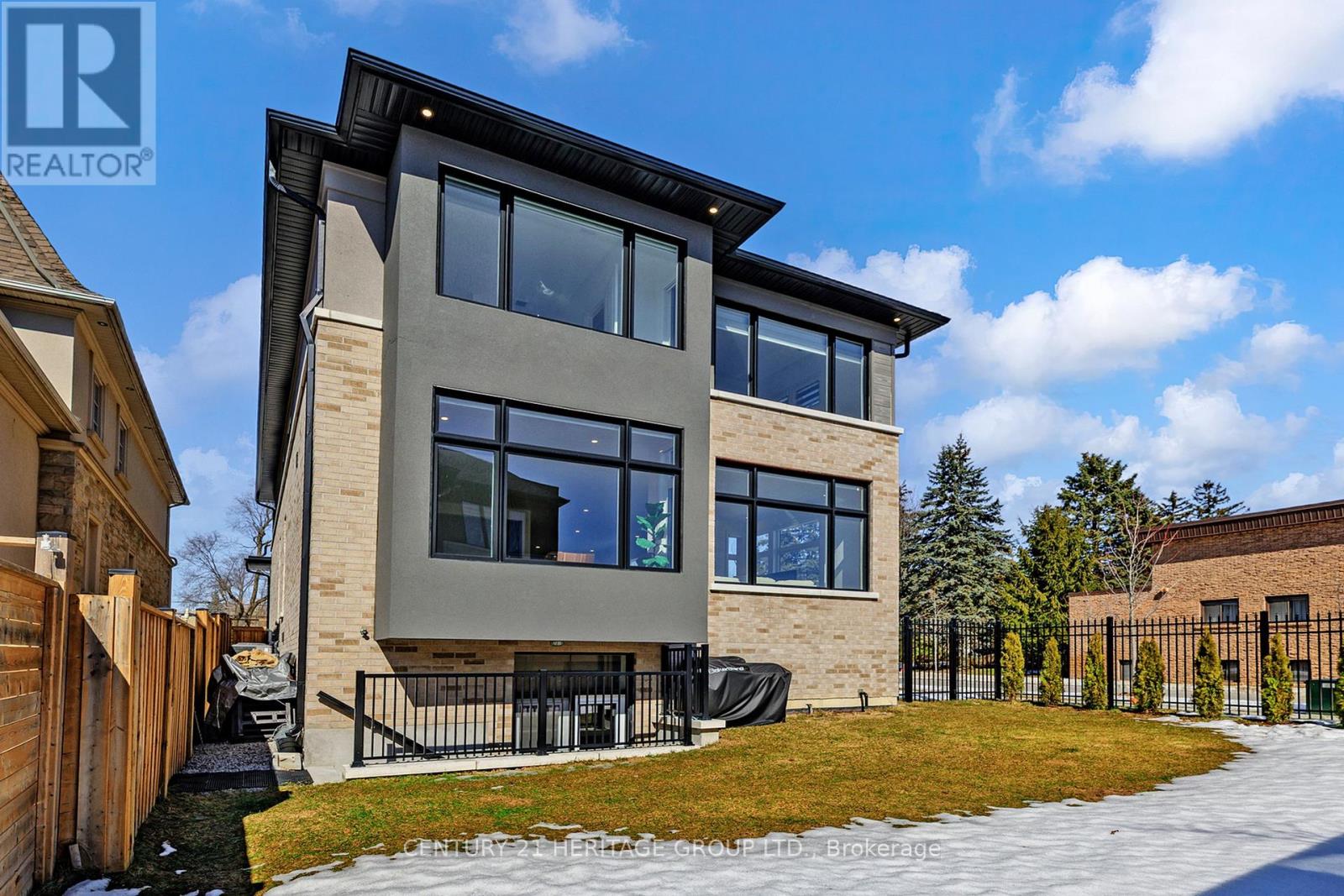 251 Oxford Street, Richmond Hill (Mill Pond), Ontario  L4C 7V7 - Photo 49 - N12875444