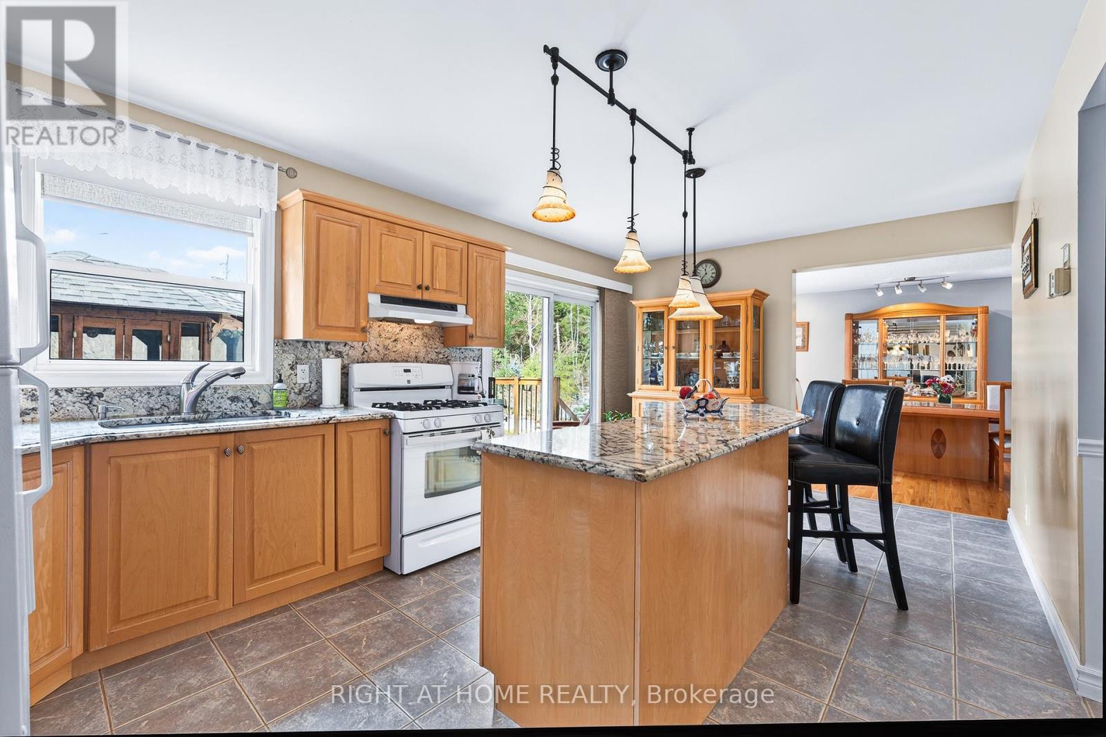 3338 Warnica Avenue, Innisfil, Ontario  L9S 2K9 - Photo 16 - N12875504