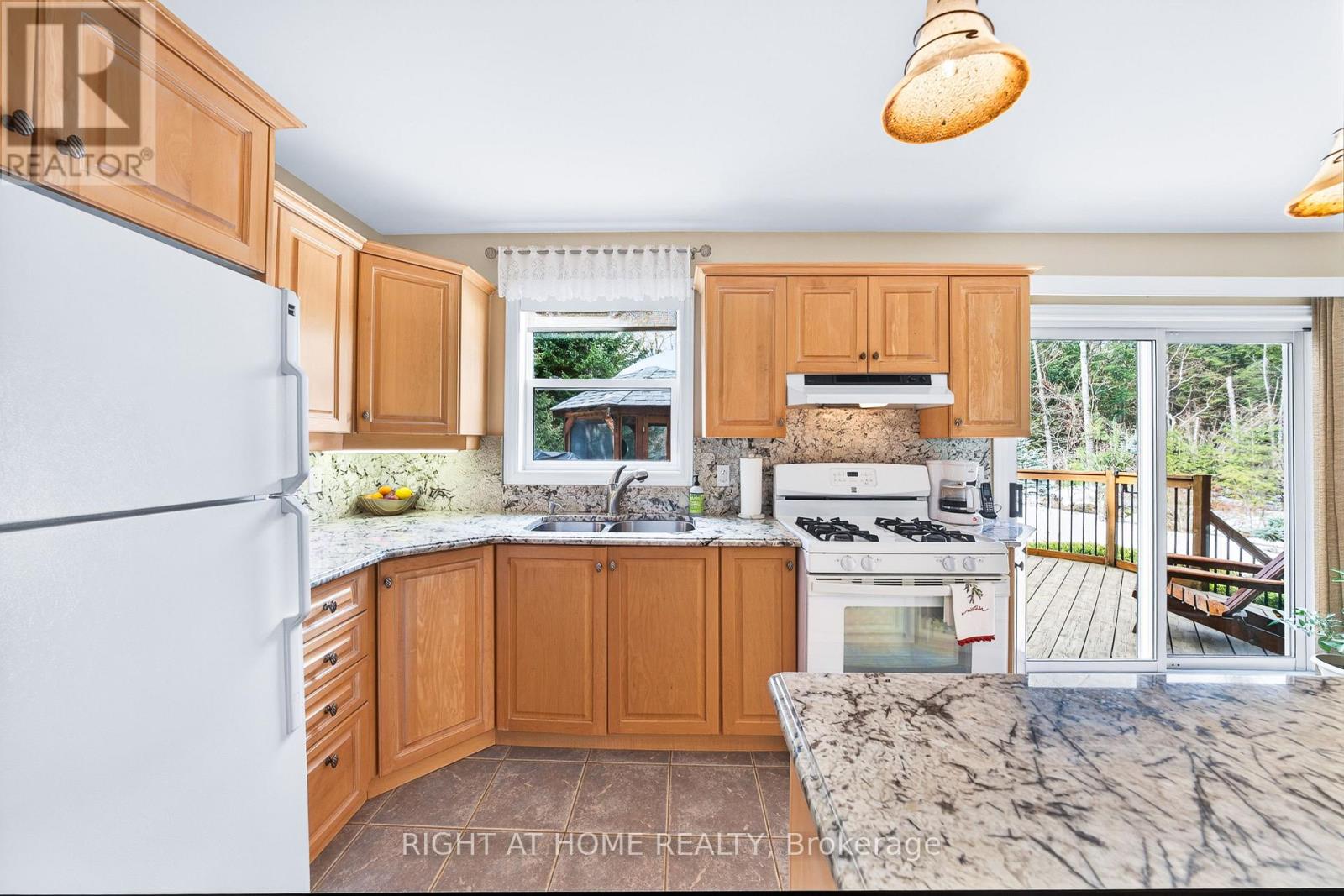 3338 Warnica Avenue, Innisfil, Ontario  L9S 2K9 - Photo 17 - N12875504