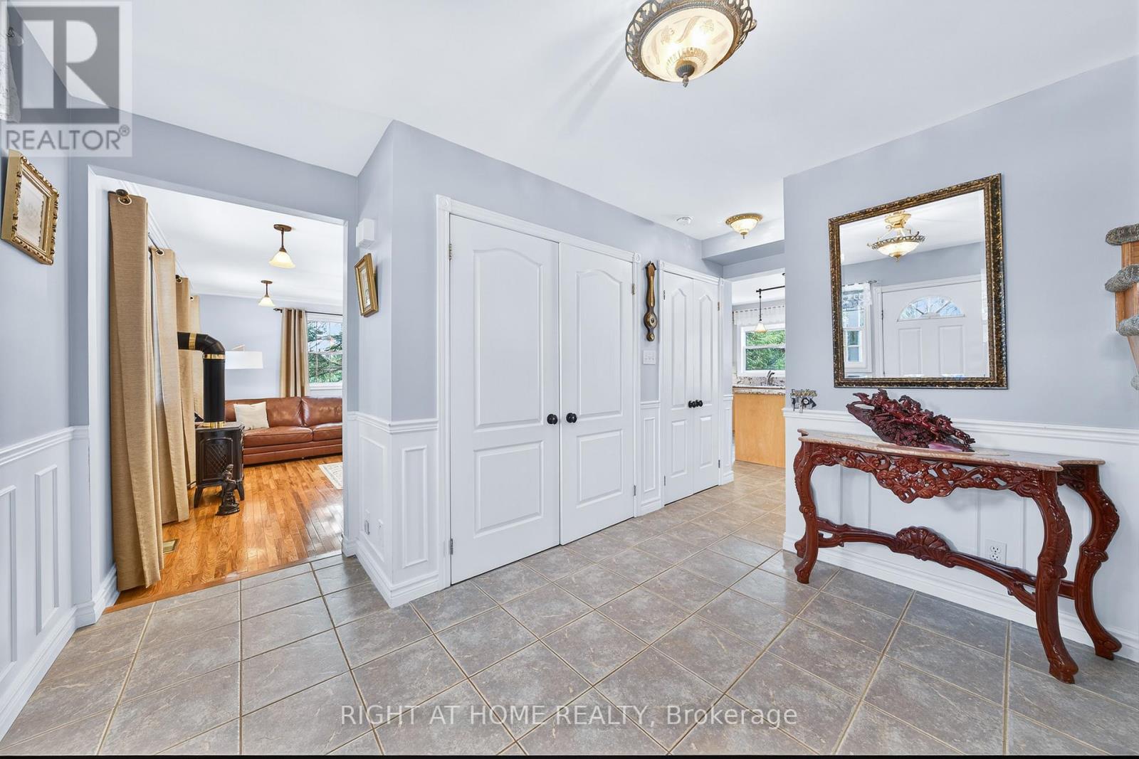 3338 Warnica Avenue, Innisfil, Ontario  L9S 2K9 - Photo 8 - N12875504