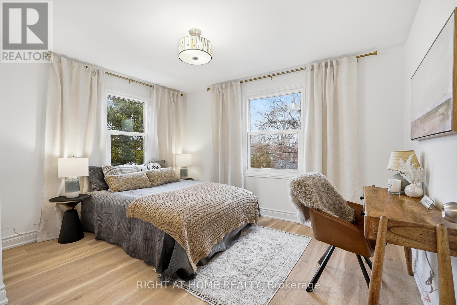 259 Glenwoods Avenue, Georgina, Ontario  L4P 2X1 - Photo 21 - N12875510