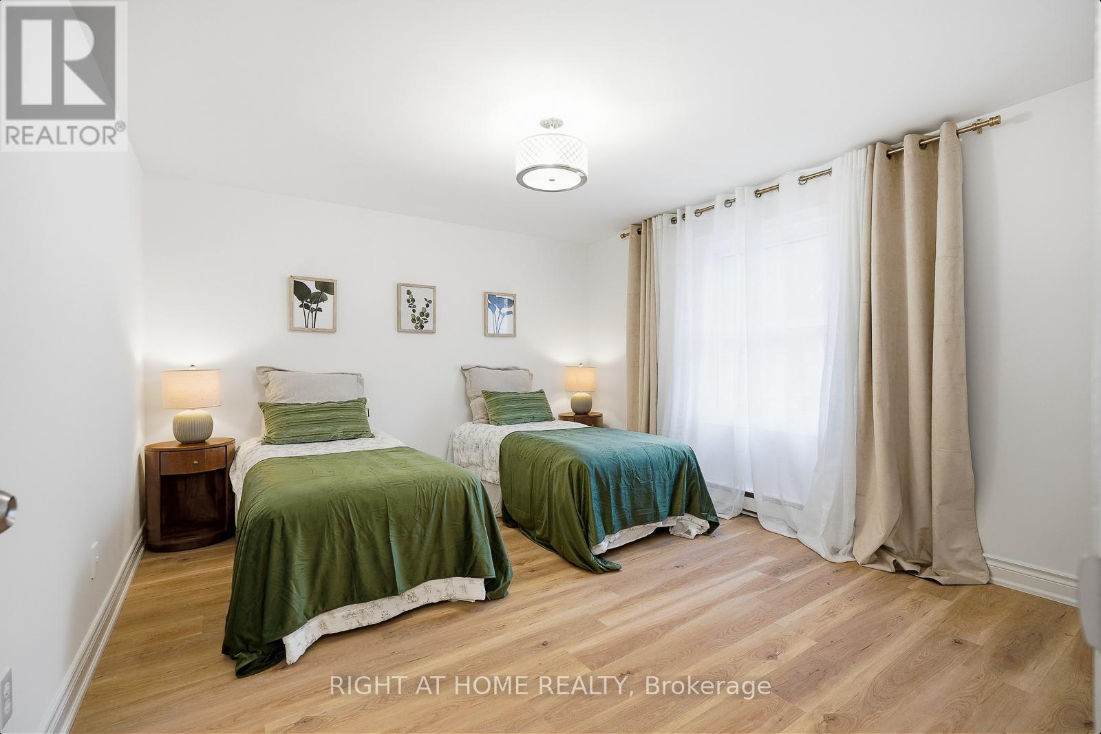 259 Glenwoods Avenue, Georgina, Ontario  L4P 2X1 - Photo 23 - N12875510