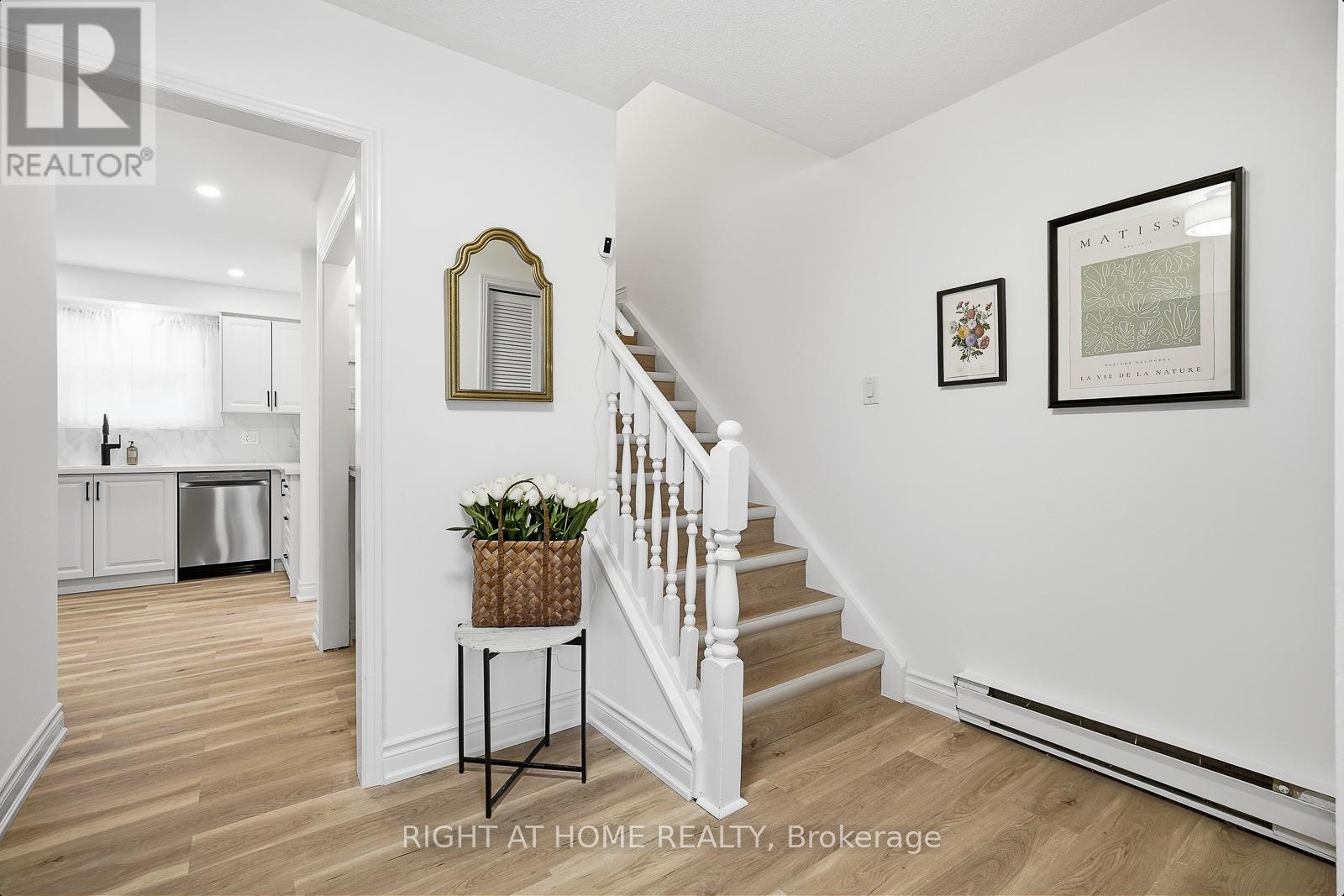 259 Glenwoods Avenue, Georgina, Ontario  L4P 2X1 - Photo 5 - N12875510