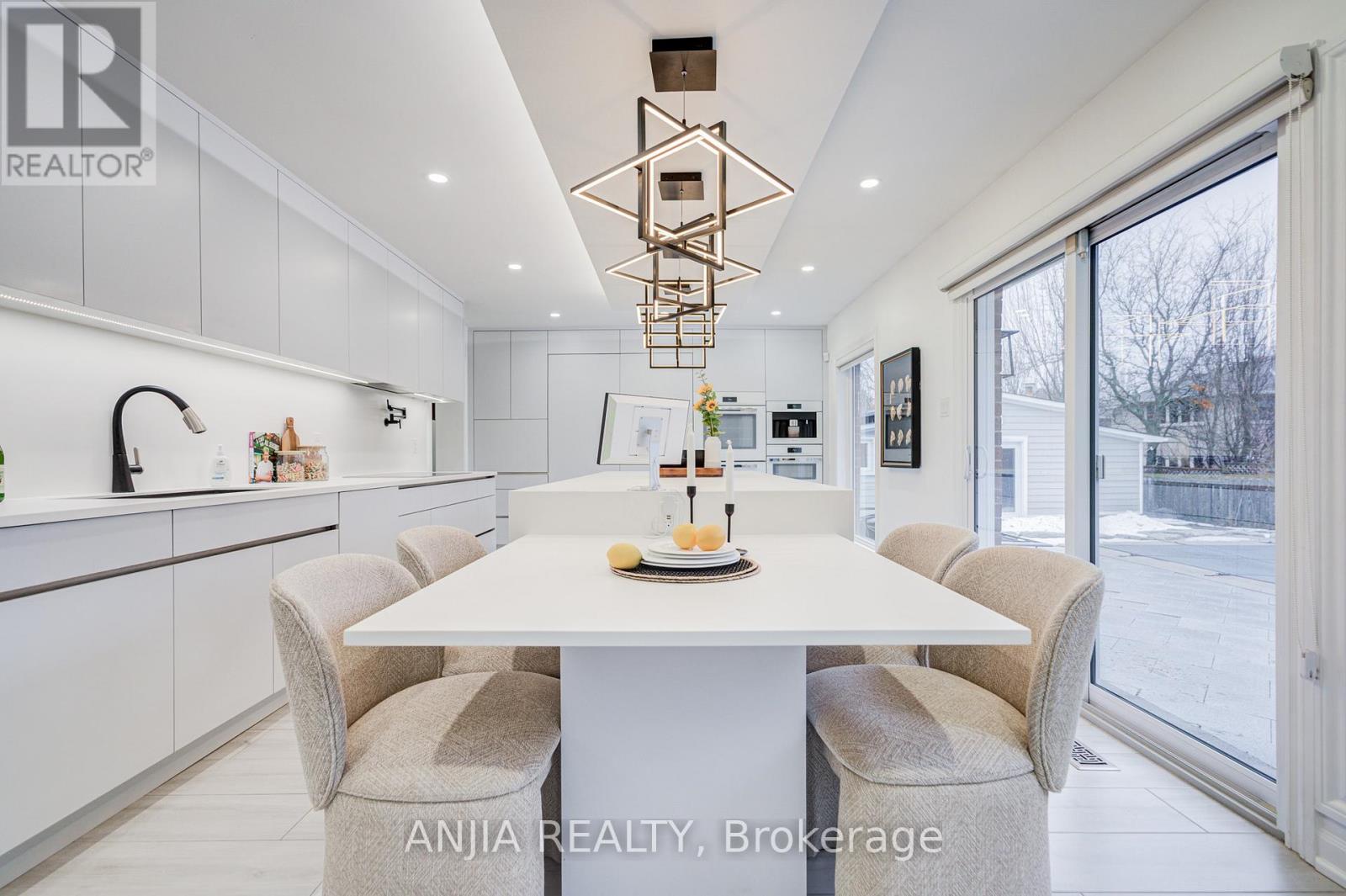 63 Reeve Drive, Markham, Ontario  L3P 6C2 - Photo 10 - N12875516