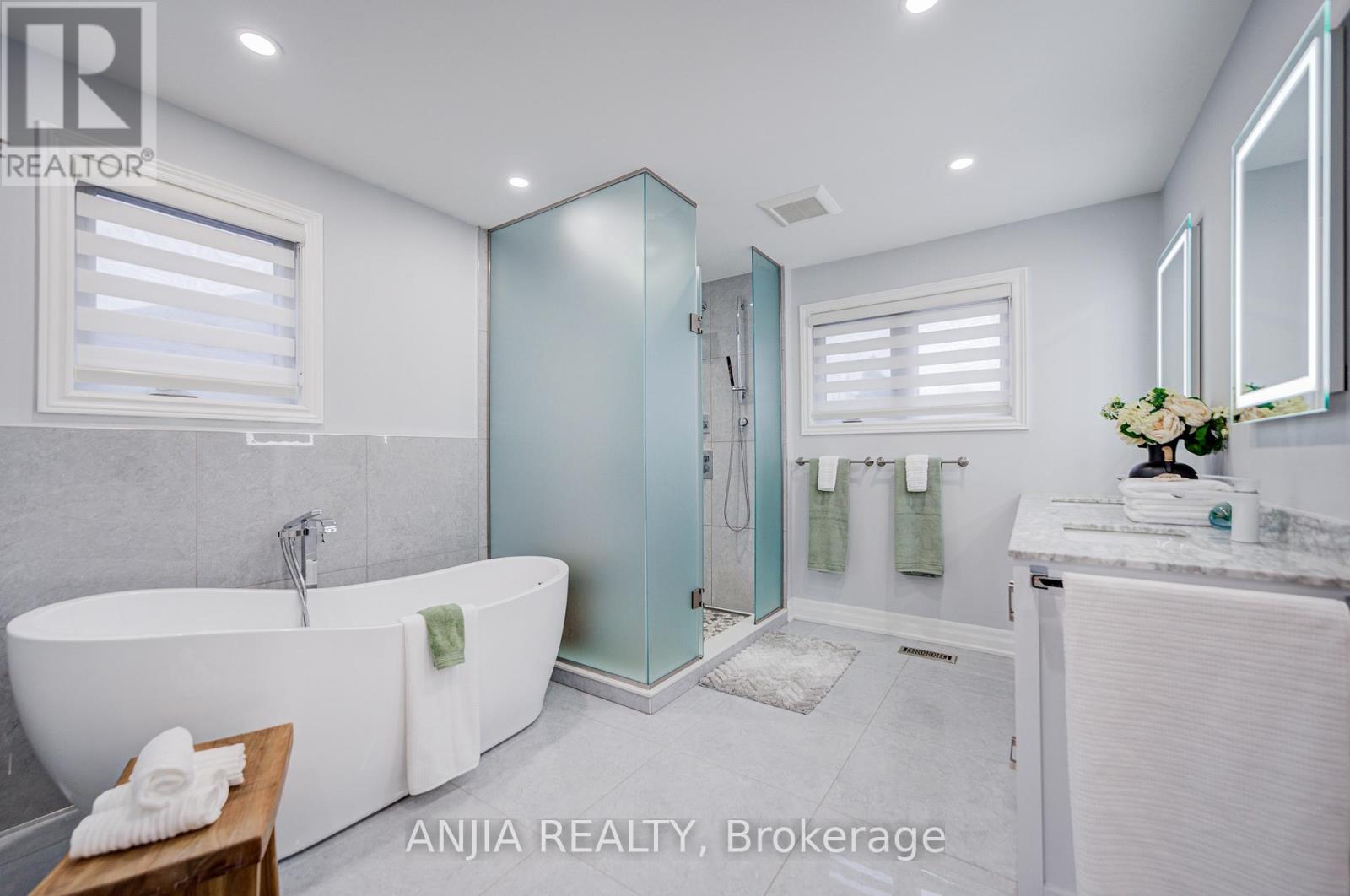 63 Reeve Drive, Markham, Ontario  L3P 6C2 - Photo 21 - N12875516