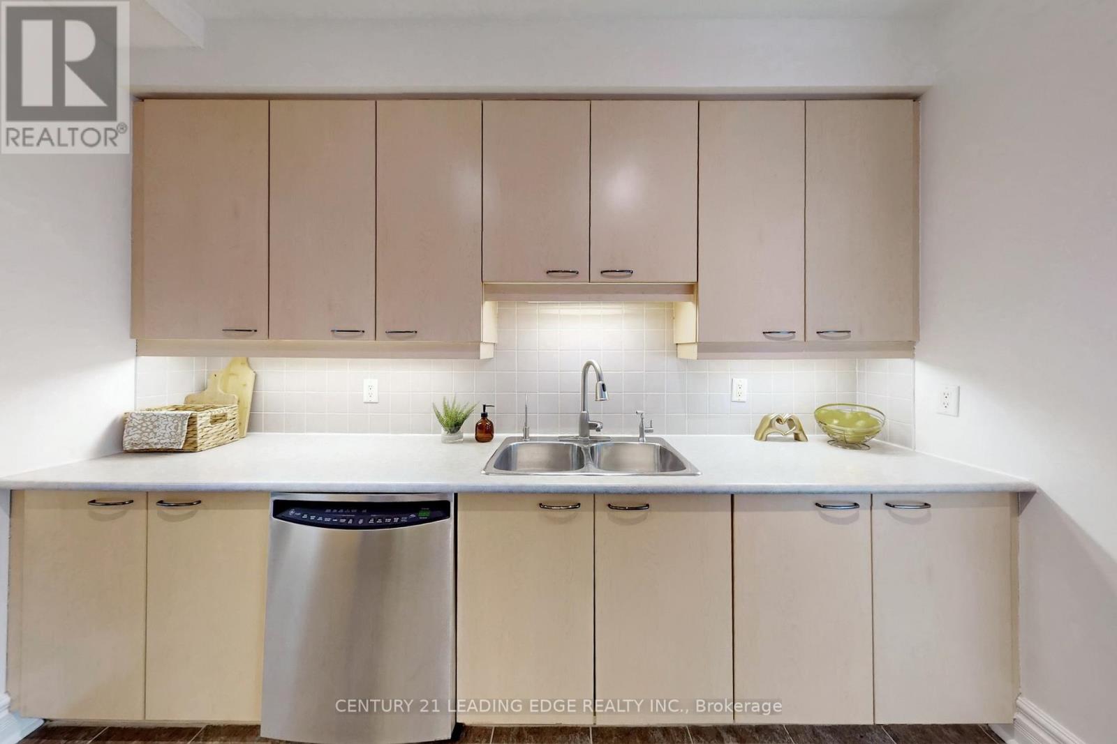 Lph9 - 62 Suncrest Boulevard, Markham, Ontario  L3T 7Y6 - Photo 10 - N12875528