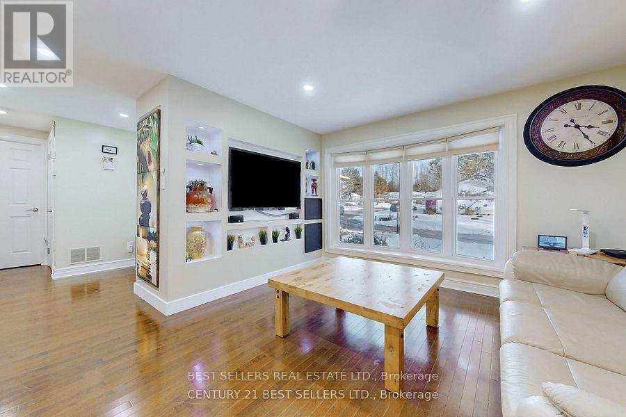 26 Tecumseth Pines Drive, New Tecumseth, Ontario  L0G 1W0 - Photo 4 - N12875536