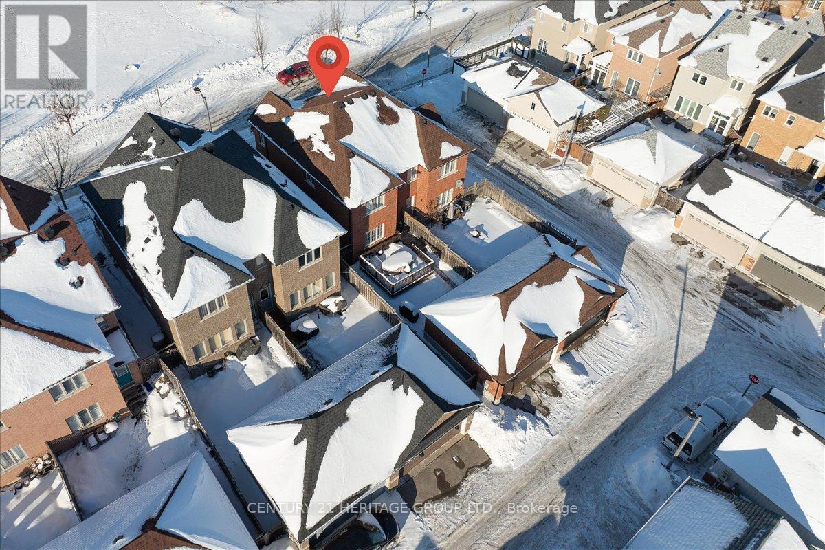 31 Kalvinster Drive, Markham, Ontario  L6B 0A7 - Photo 4 - N12875540