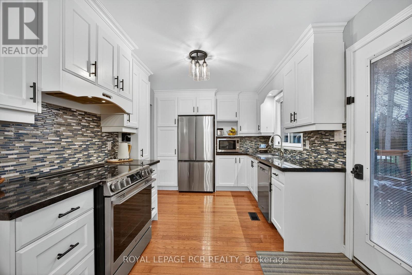 17 Pine Park Boulevard, Adjala-Tosorontio, Ontario  L0M 1J0 - Photo 14 - N12875582