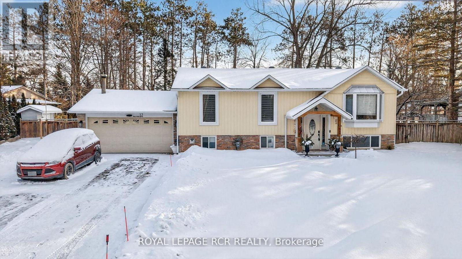 17 Pine Park Boulevard, Adjala-Tosorontio, Ontario  L0M 1J0 - Photo 2 - N12875582