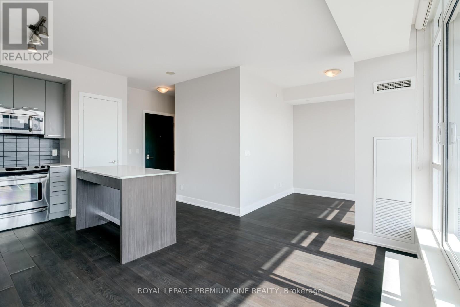 646 - 9471 Yonge Street, Richmond Hill, Ontario  L4C 0Z5 - Photo 10 - N12875598