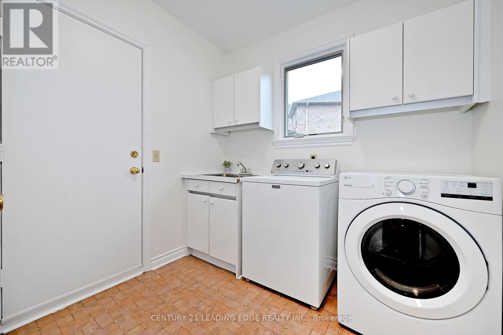 22 Amberwood Court, Markham, Ontario  L3R 9N1 - Photo 26 - N12875686