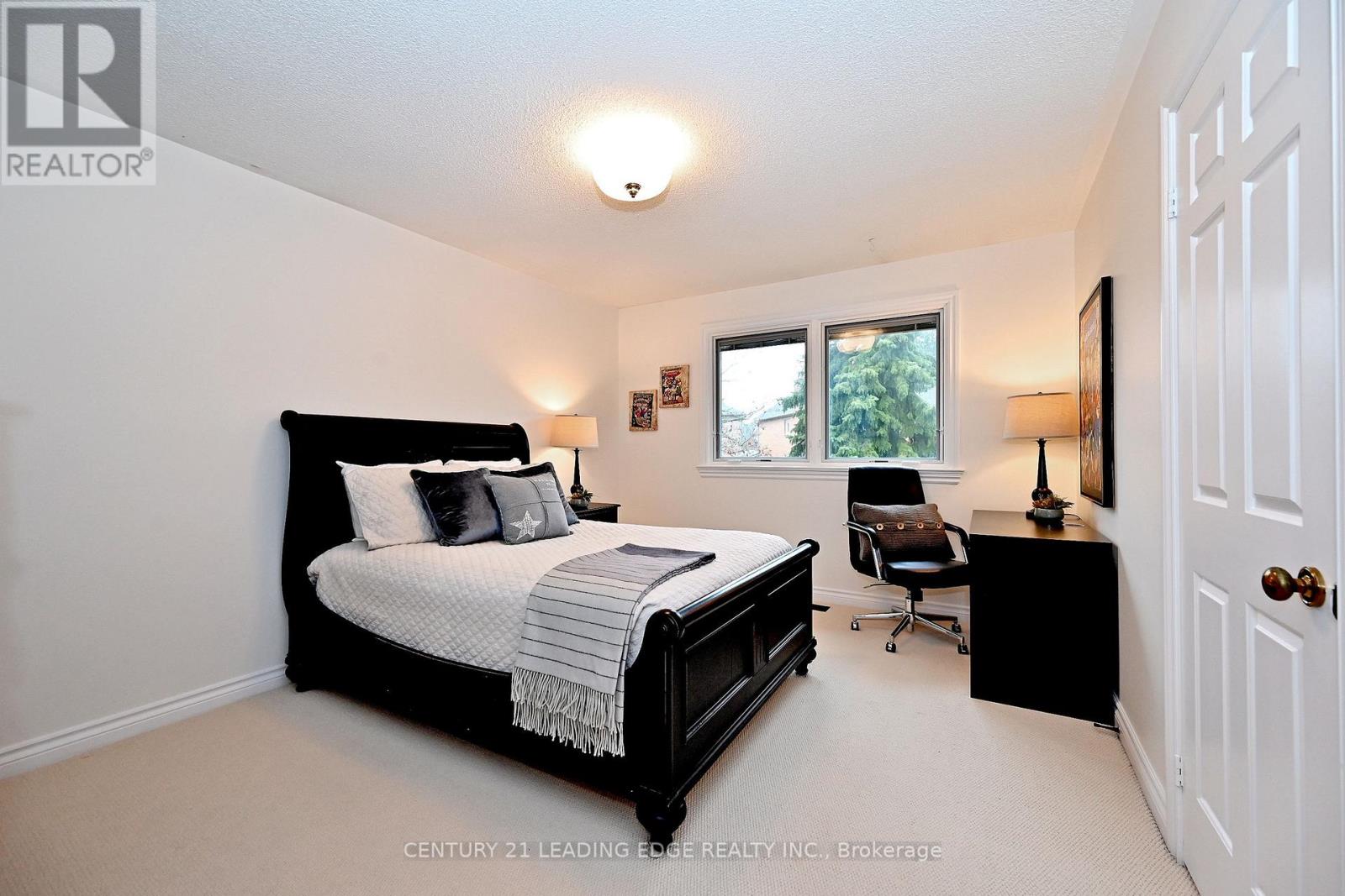 22 Amberwood Court, Markham, Ontario  L3R 9N1 - Photo 32 - N12875686