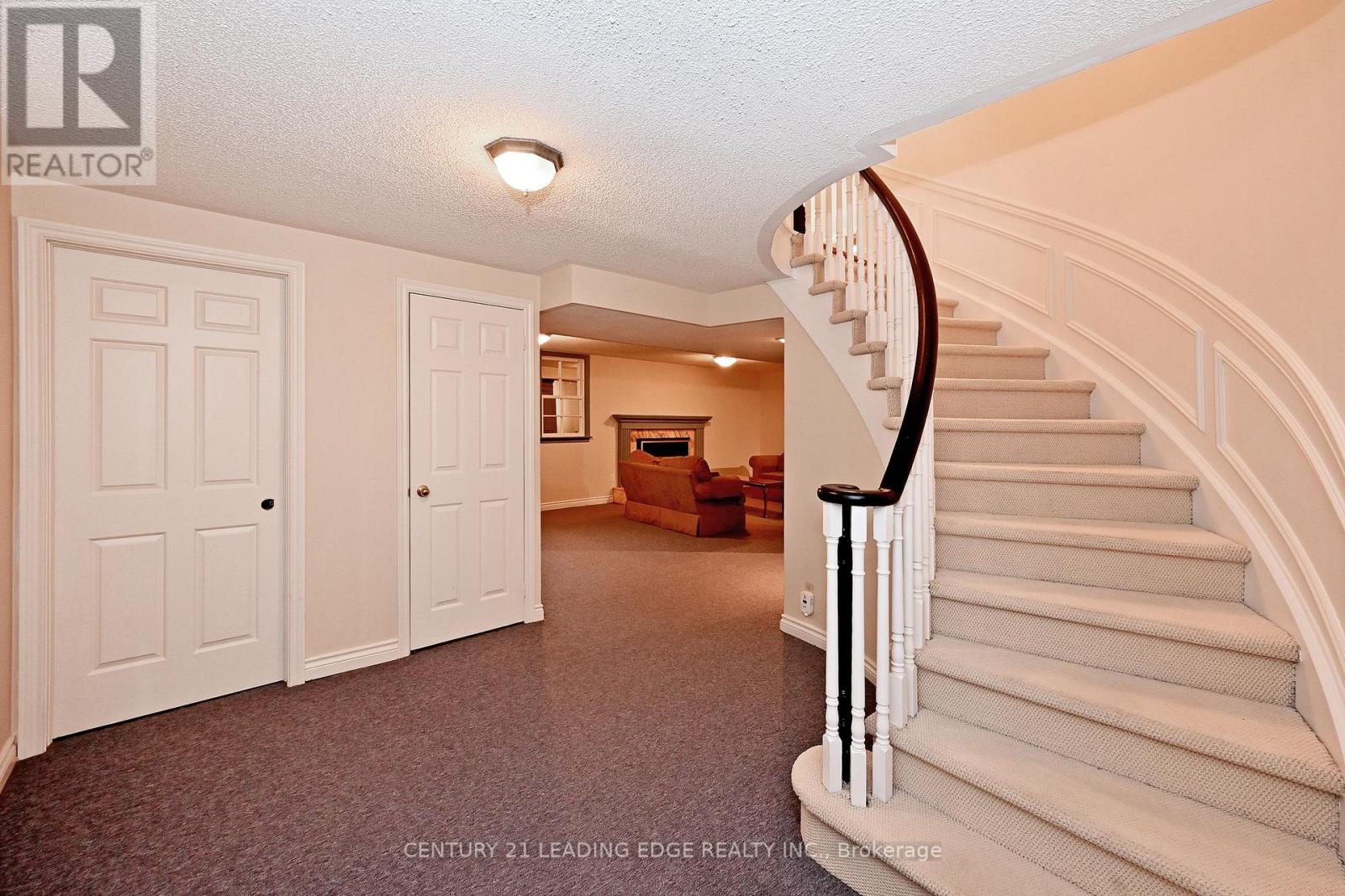 22 Amberwood Court, Markham, Ontario  L3R 9N1 - Photo 37 - N12875686