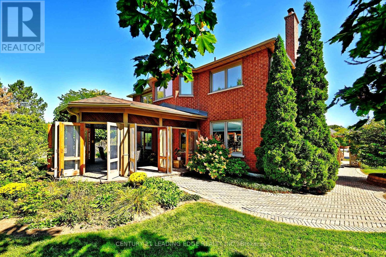 22 Amberwood Court, Markham, Ontario  L3R 9N1 - Photo 44 - N12875686