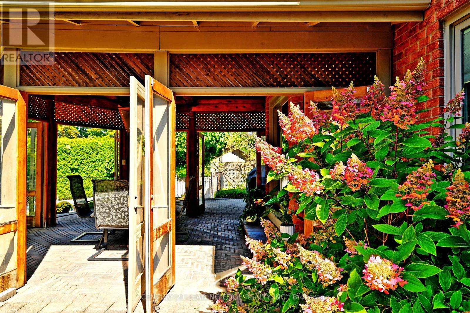 22 Amberwood Court, Markham, Ontario  L3R 9N1 - Photo 45 - N12875686