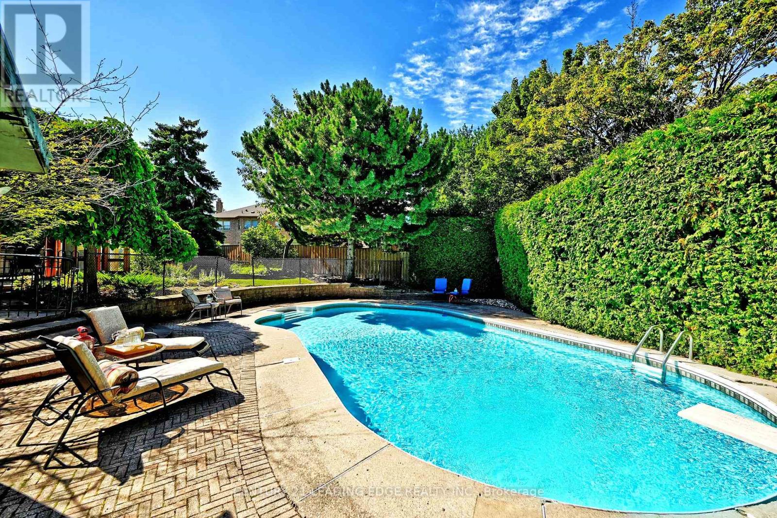 22 Amberwood Court, Markham, Ontario  L3R 9N1 - Photo 48 - N12875686