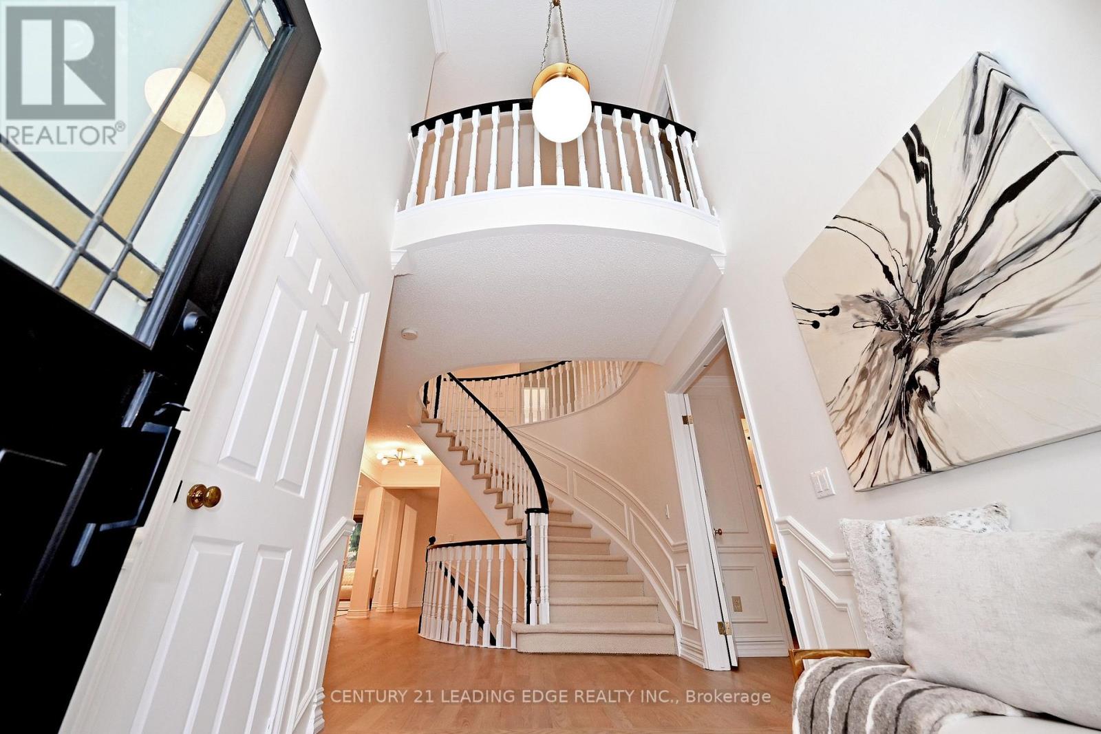 22 Amberwood Court, Markham, Ontario  L3R 9N1 - Photo 6 - N12875686