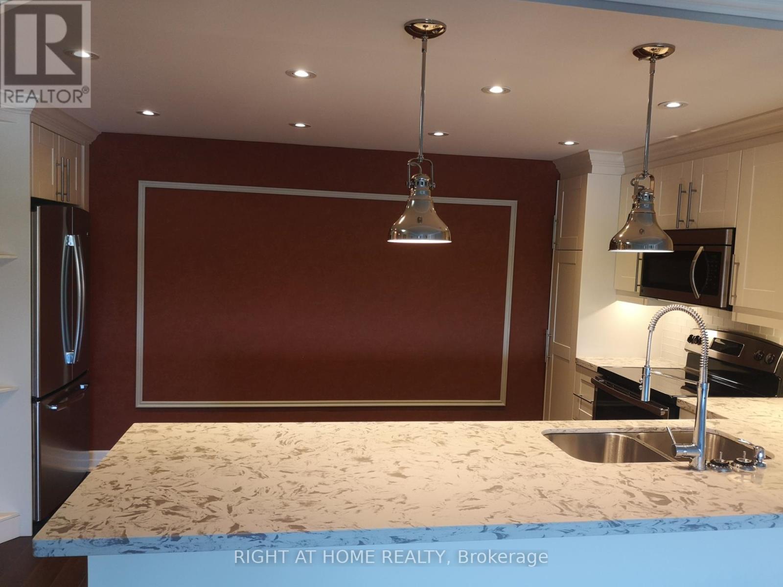 1102 - 7440 Bathurst Street, Vaughan, Ontario  L4J 7K8 - Photo 10 - N12875720