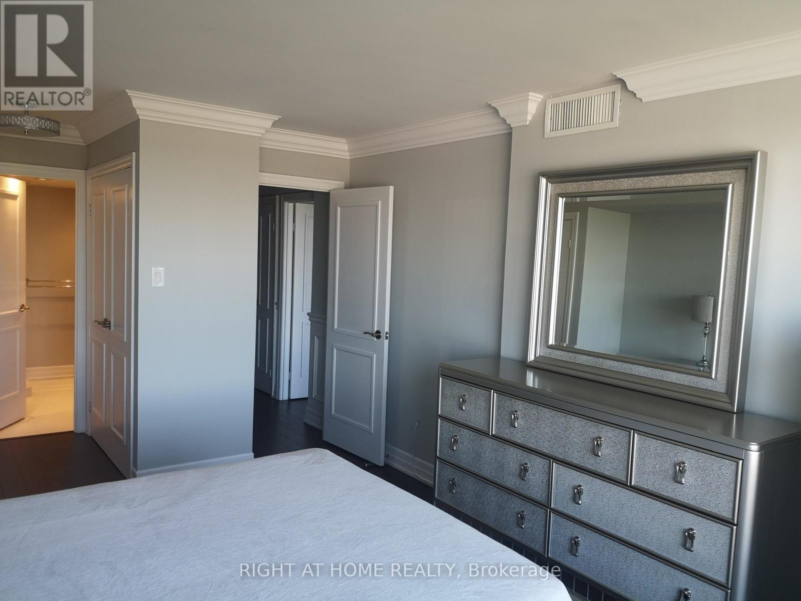 1102 - 7440 Bathurst Street, Vaughan, Ontario  L4J 7K8 - Photo 14 - N12875720