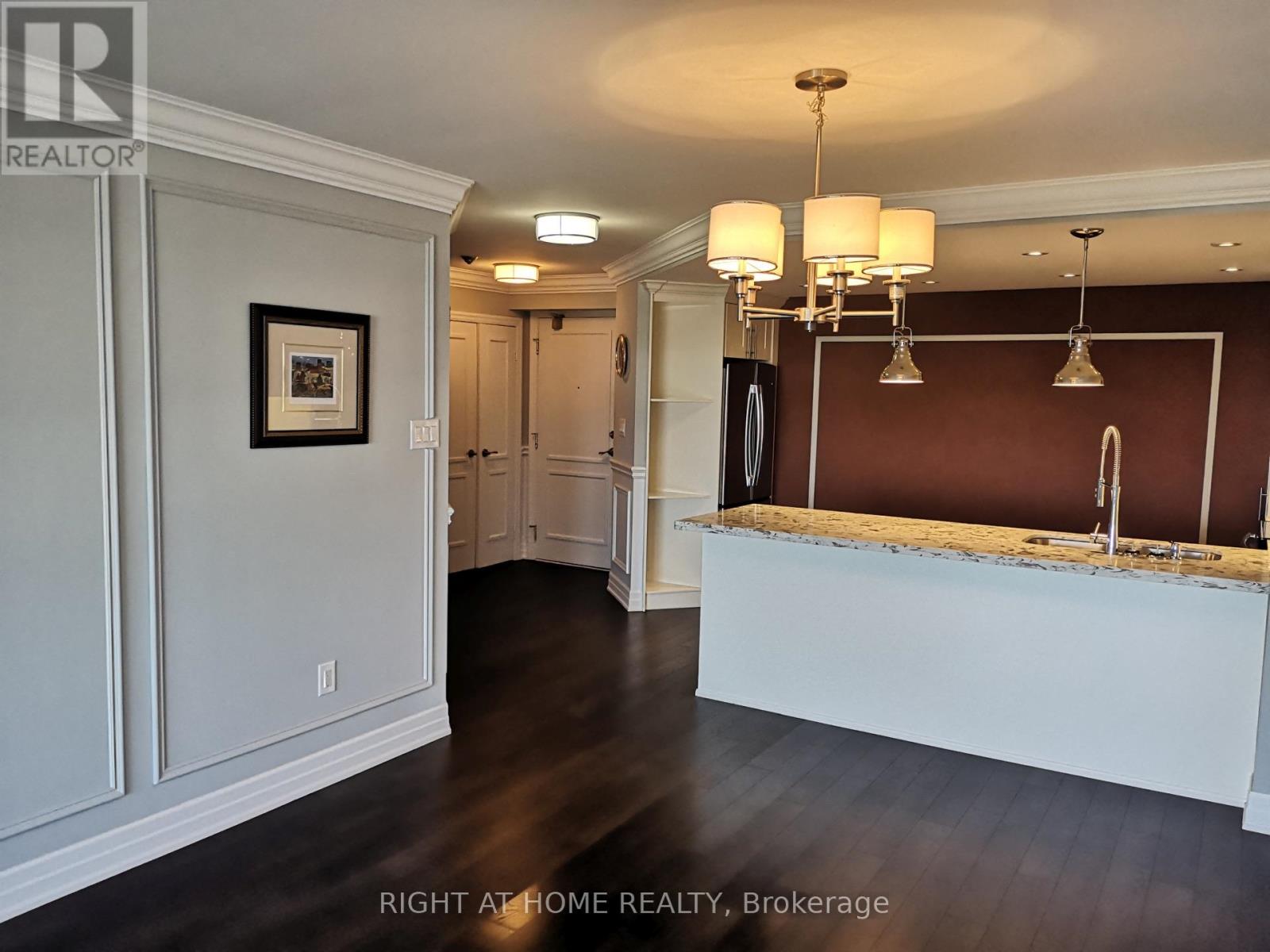 1102 - 7440 Bathurst Street, Vaughan, Ontario  L4J 7K8 - Photo 3 - N12875720