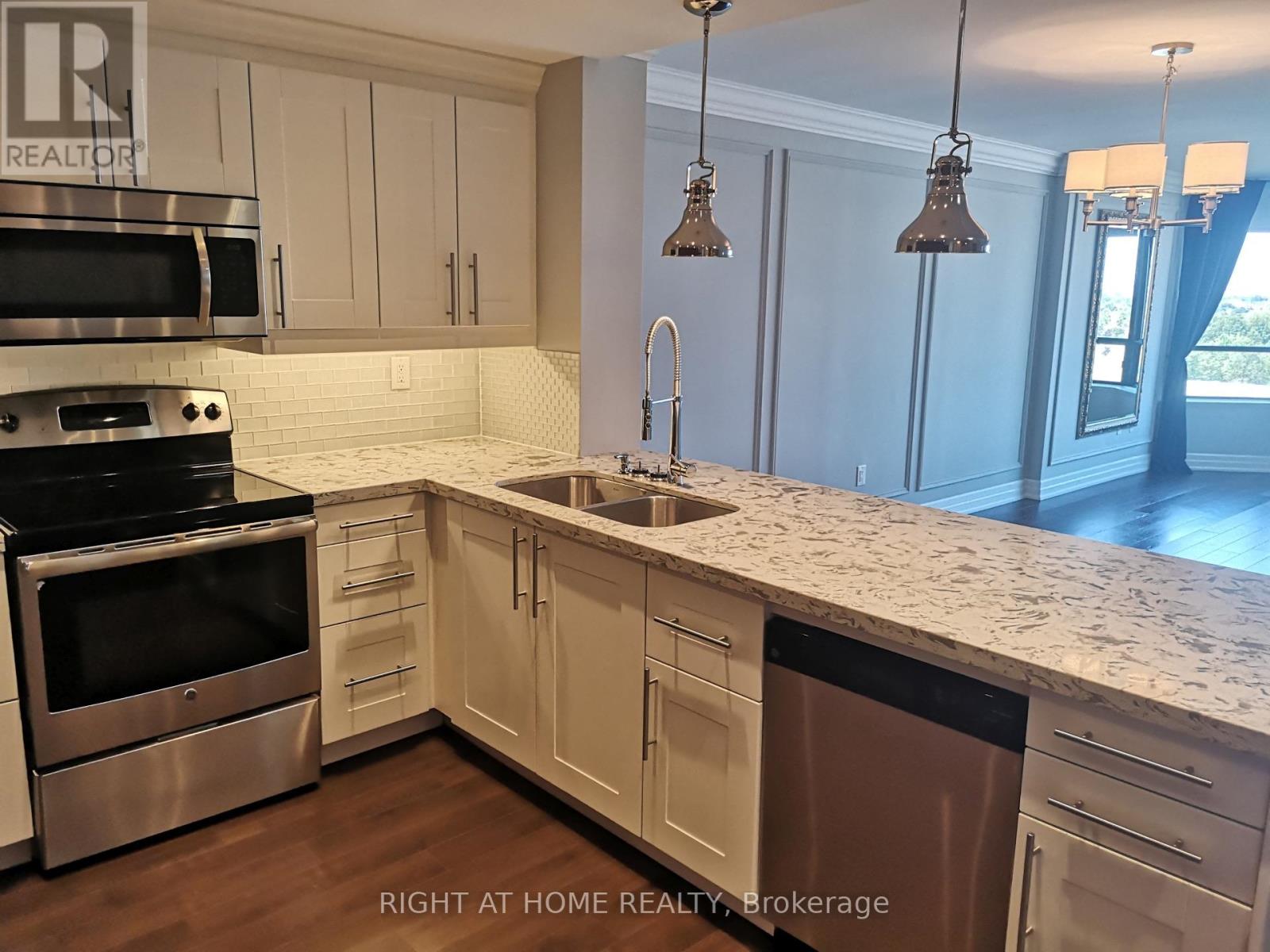 1102 - 7440 Bathurst Street, Vaughan, Ontario  L4J 7K8 - Photo 5 - N12875720