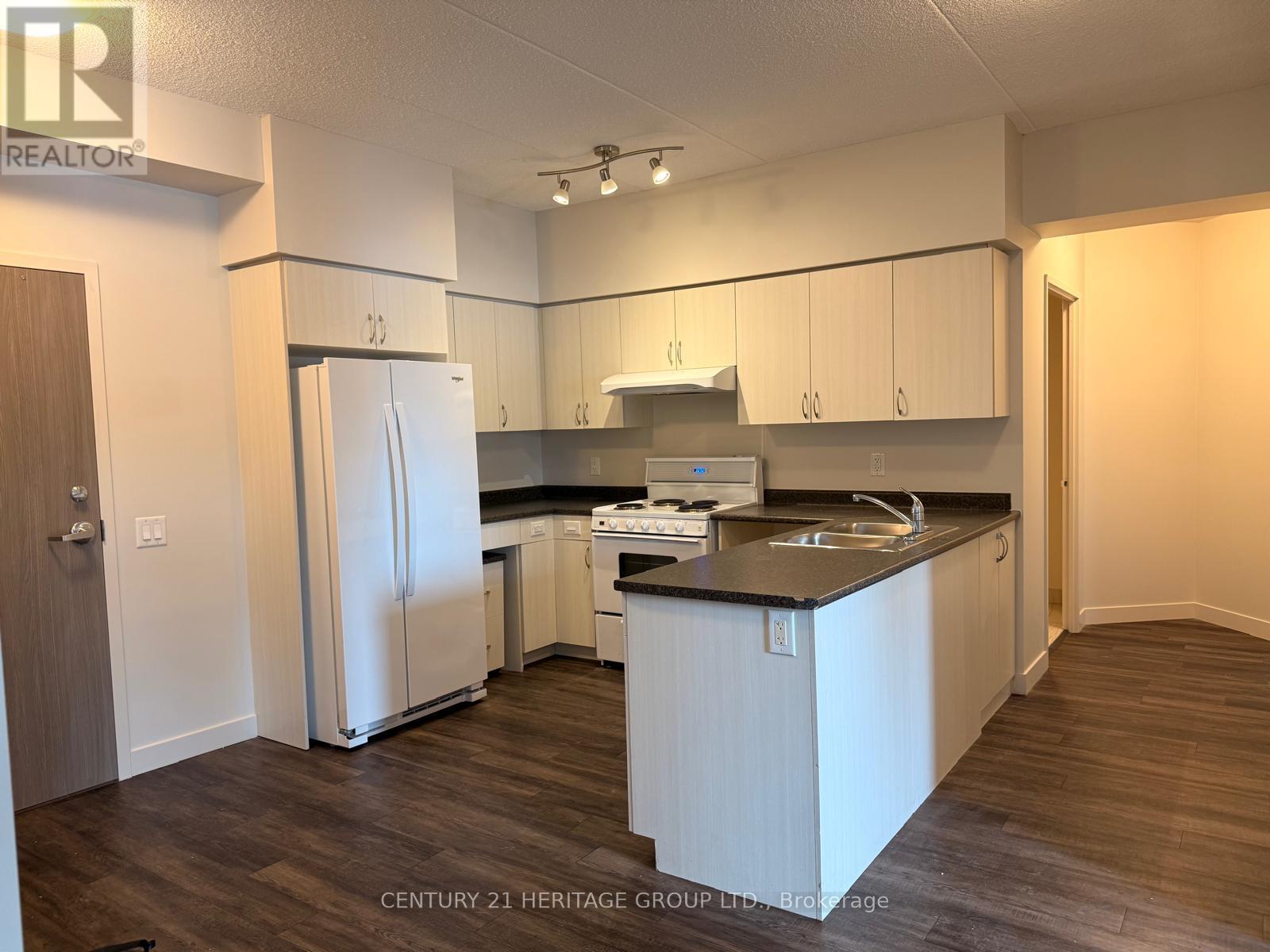 105 - 275 Woodbridge Avenue, Vaughan (West Woodbridge), Ontario  L4L 2T1 - Photo 13 - N12875732