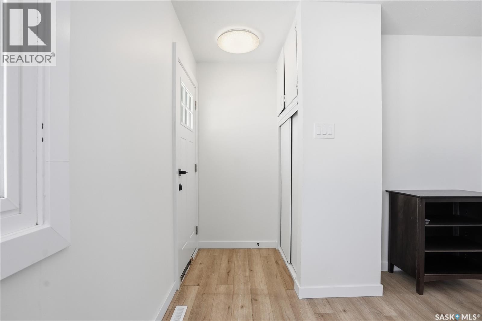 421 X Avenue N, Saskatoon, Saskatchewan  S7L 3K1 - Photo 2 - SK030286