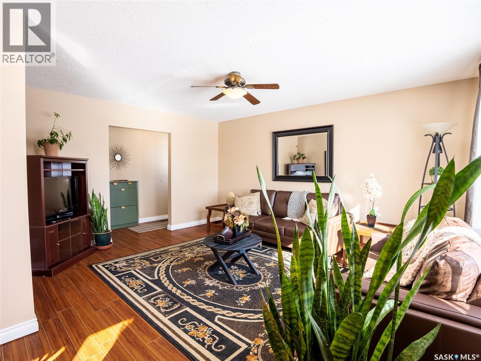 128 Mcdougall Crescent, Regina, Saskatchewan  S4S 5M7 - Photo 5 - SK030280